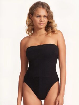 Stay stylish and supported with the Seafolly Sea Dive DD Bandeau One Piece. Featuring underwire, gripper tape, and hidden mesh for a sleek, secure fit.