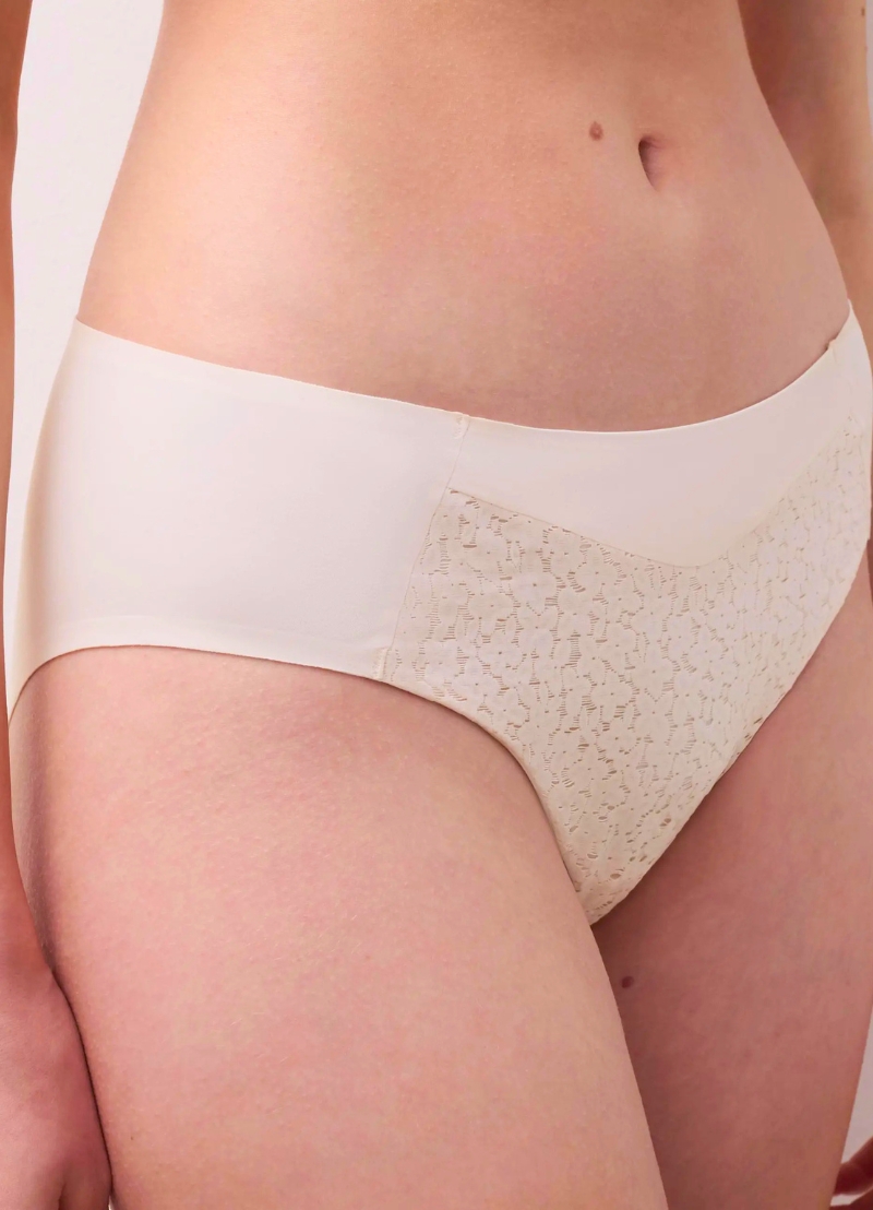 Chantelle Norah Comfort Brief – Talc